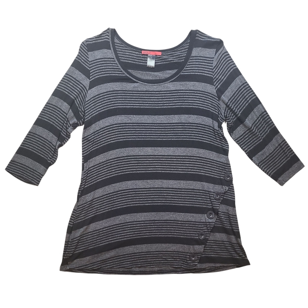 BKE Red Striped Top Medium Button Detail 3/4 Sleeve Made USA